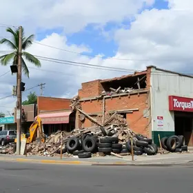 demolição borracharia Torquato Tapajós
