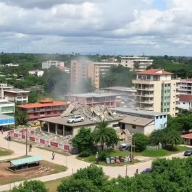 demolições em áreas públicas na zona Norte de Manaus